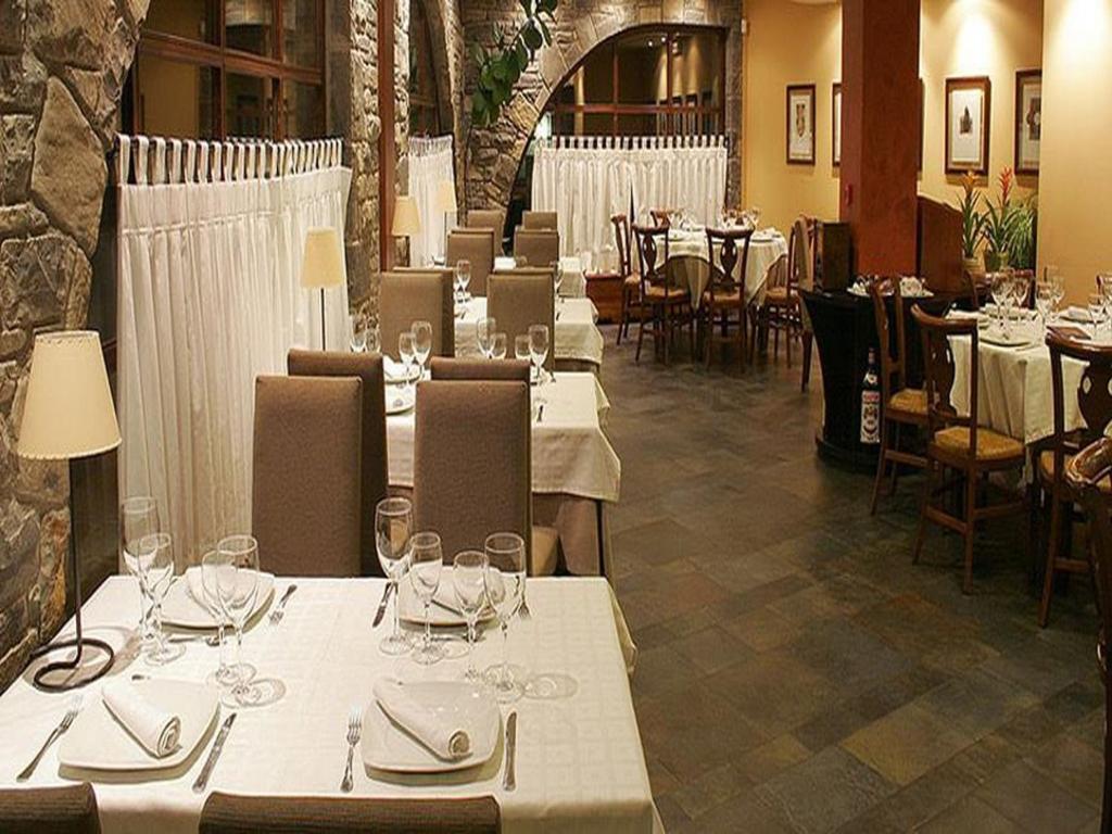Senegüé Hotel Casbas מראה חיצוני תמונה