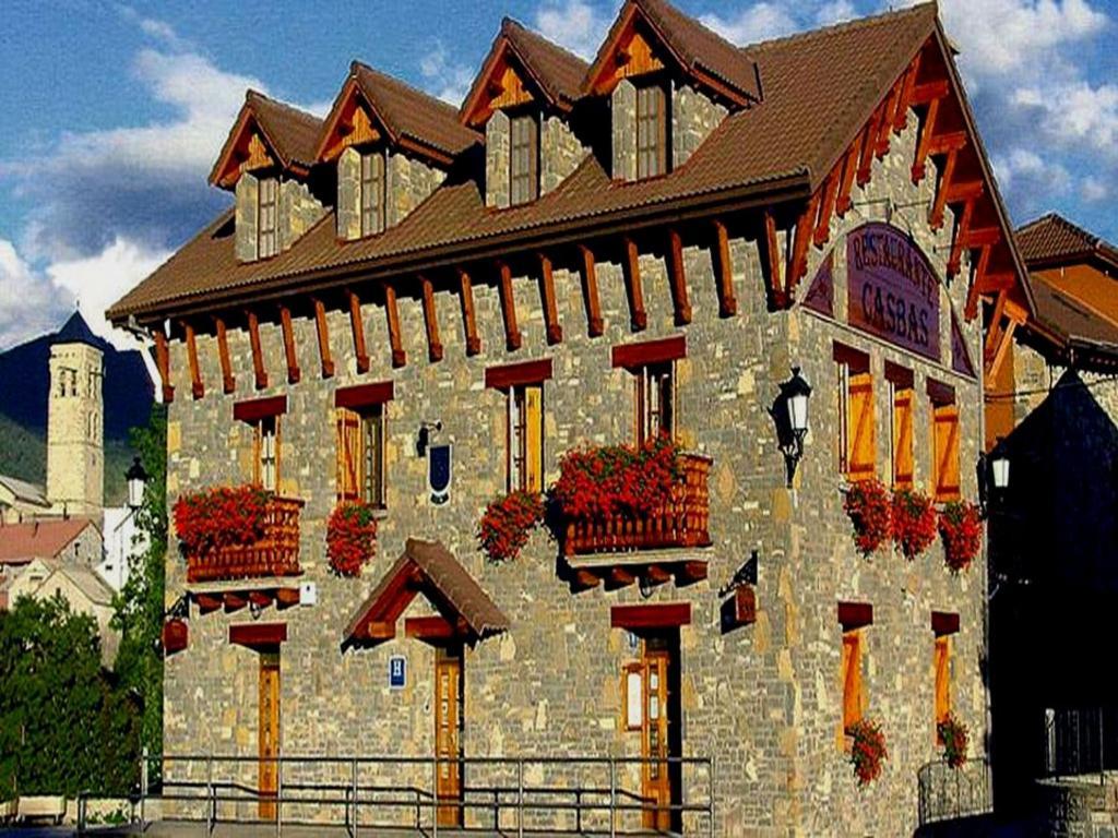 Senegüé Hotel Casbas מראה חיצוני תמונה